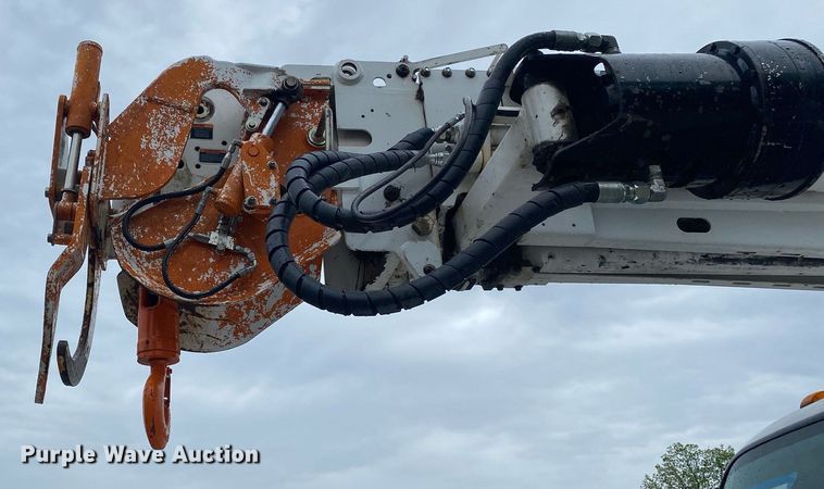 image for item DL7210 2014 Freightliner Business Class M2  digger derrick truck