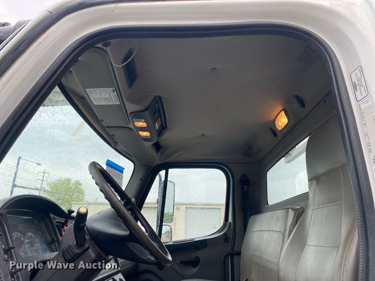 image for item DL7210 2014 Freightliner Business Class M2  digger derrick truck