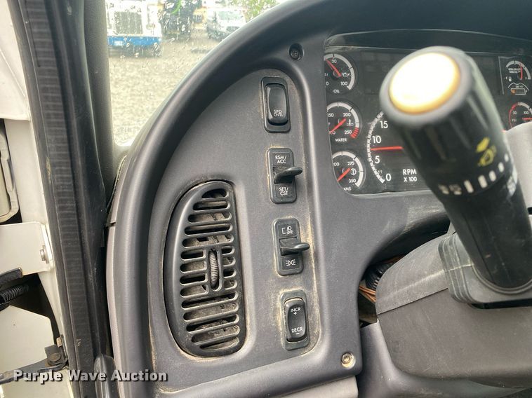 image for item DL7210 2014 Freightliner Business Class M2  digger derrick truck