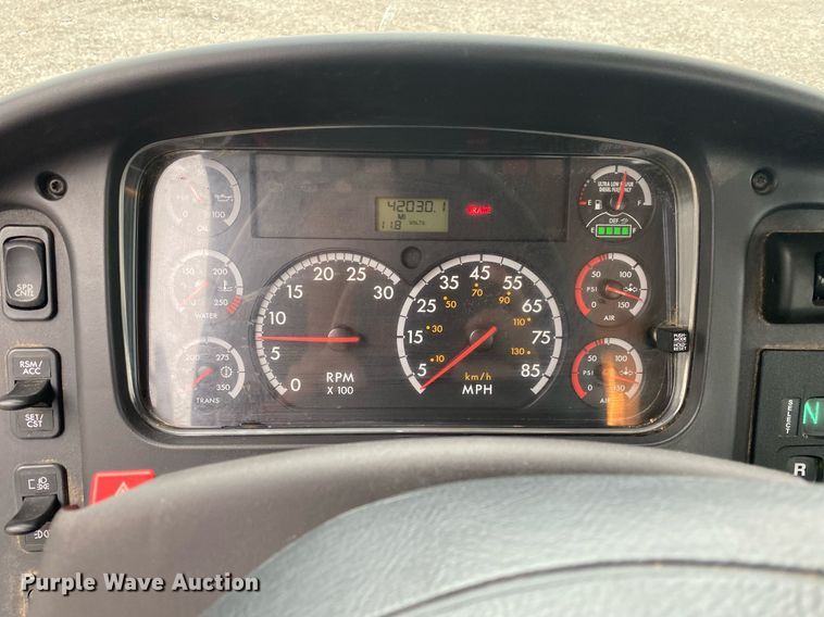 image for item DL7210 2014 Freightliner Business Class M2  digger derrick truck