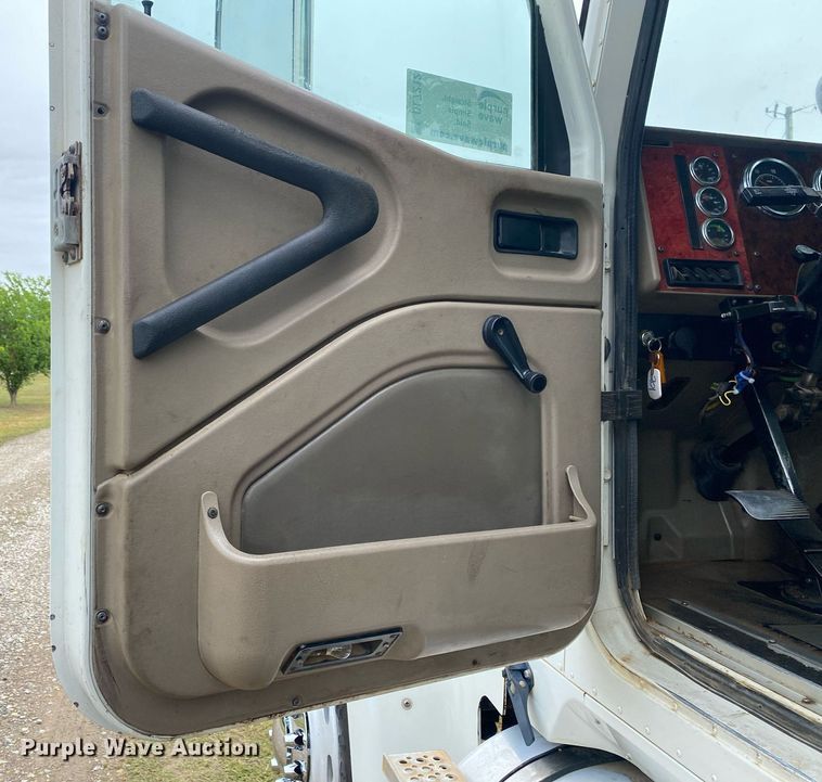 image for item DL7212 2005 International 9900i  dump truck