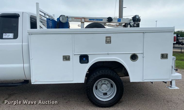image for item DL7228 2012 Ford F350 Super Duty  SuperCab utility bed pickup truck