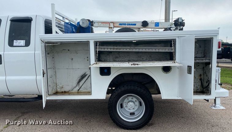 image for item DL7228 2012 Ford F350 Super Duty  SuperCab utility bed pickup truck