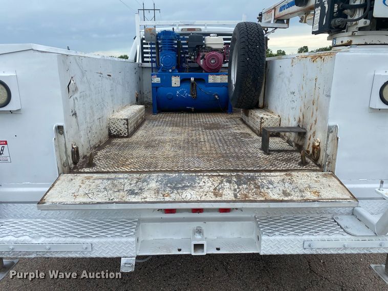 image for item DL7228 2012 Ford F350 Super Duty  SuperCab utility bed pickup truck