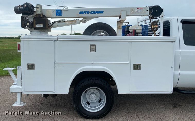 image for item DL7228 2012 Ford F350 Super Duty  SuperCab utility bed pickup truck