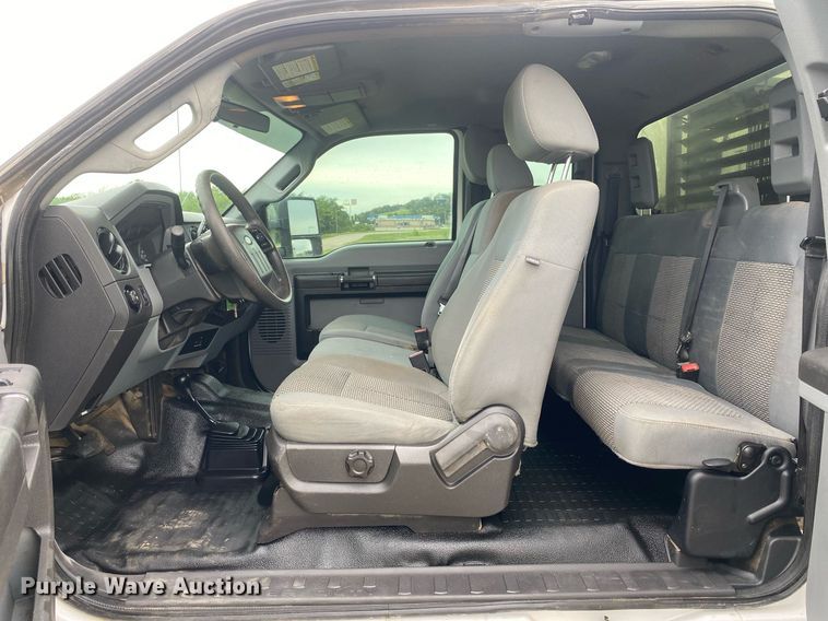 image for item DL7228 2012 Ford F350 Super Duty  SuperCab utility bed pickup truck