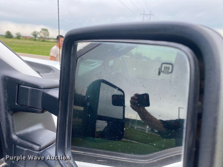 image for item DL7228 2012 Ford F350 Super Duty  SuperCab utility bed pickup truck