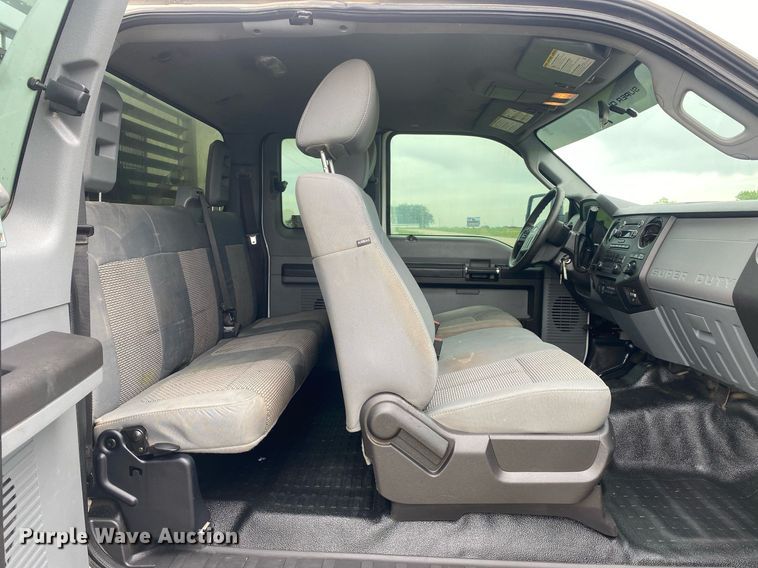 image for item DL7228 2012 Ford F350 Super Duty  SuperCab utility bed pickup truck