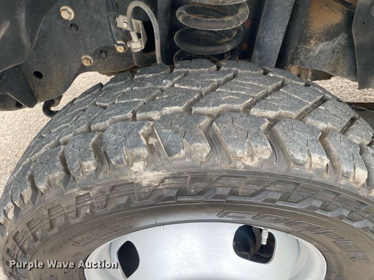 image for item DL7228 2012 Ford F350 Super Duty  SuperCab utility bed pickup truck