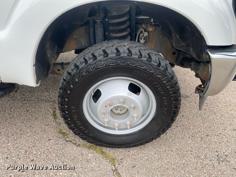 image for item DL7228 2012 Ford F350 Super Duty  SuperCab utility bed pickup truck