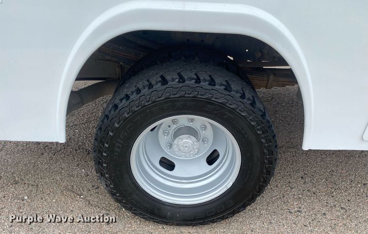 image for item DL7228 2012 Ford F350 Super Duty  SuperCab utility bed pickup truck