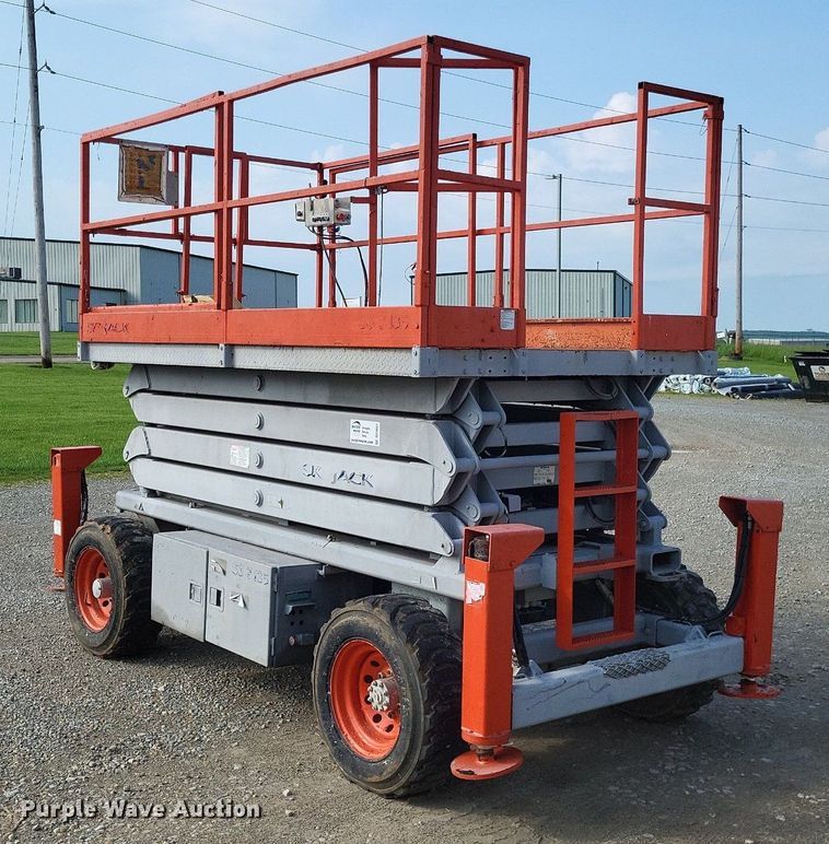 image for item DO3657 2007 Skyjack SJ7135  scissor lift
