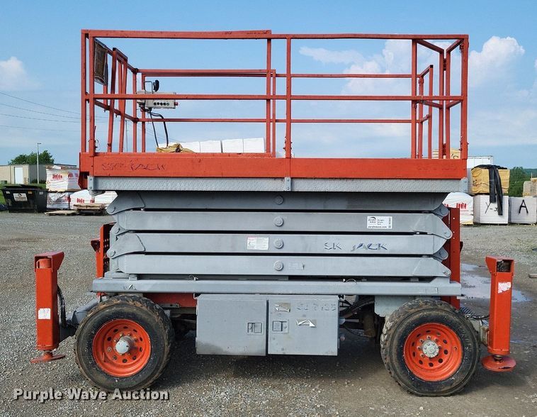 image for item DO3657 2007 Skyjack SJ7135  scissor lift