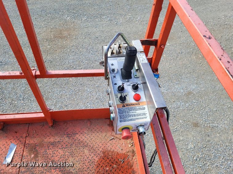image for item DO3657 2007 Skyjack SJ7135  scissor lift