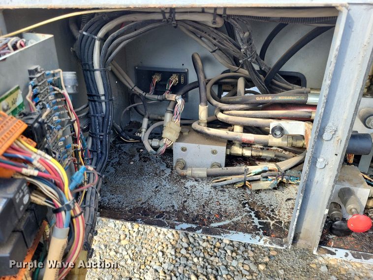 image for item DO3657 2007 Skyjack SJ7135  scissor lift