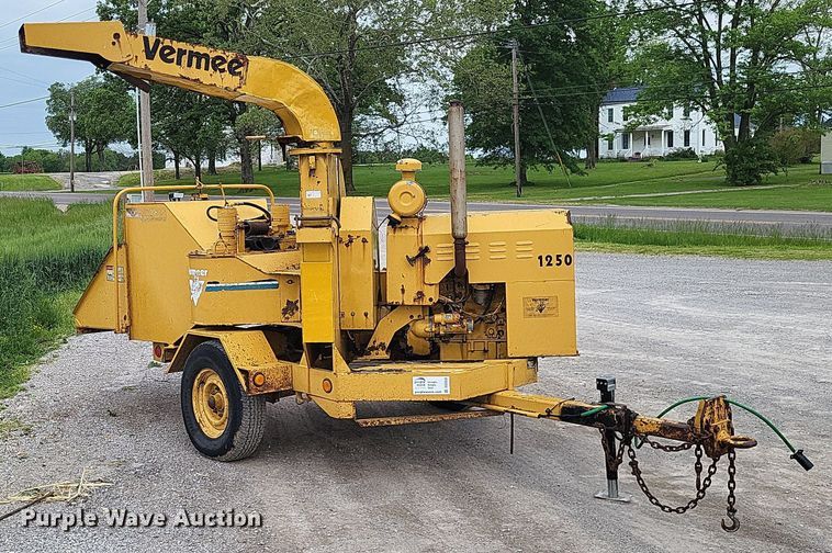 image for item DO3658 1996 Vermeer 1250BC  wood chipper