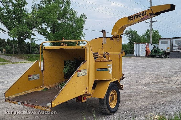 image for item DO3658 1996 Vermeer 1250BC  wood chipper