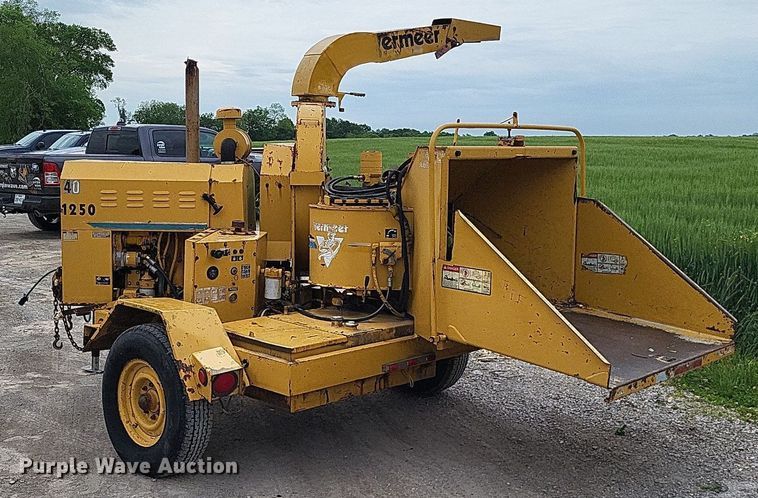 image for item DO3658 1996 Vermeer 1250BC  wood chipper