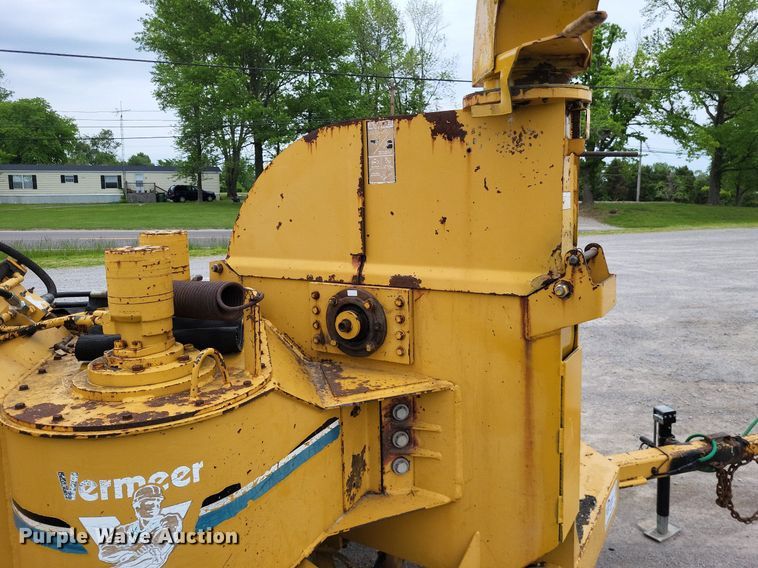 image for item DO3658 1996 Vermeer 1250BC  wood chipper