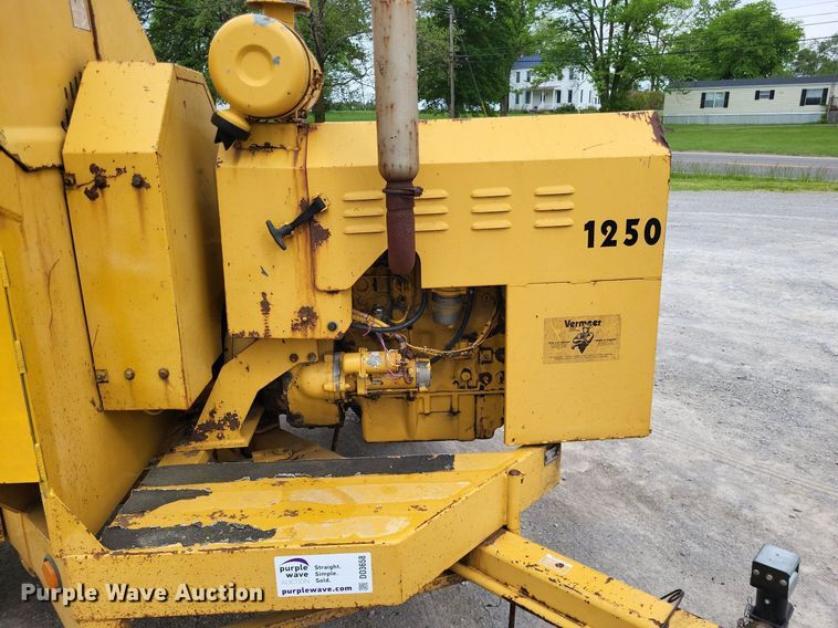 image for item DO3658 1996 Vermeer 1250BC  wood chipper
