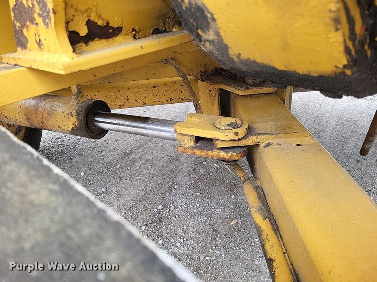 image for item DO3658 1996 Vermeer 1250BC  wood chipper