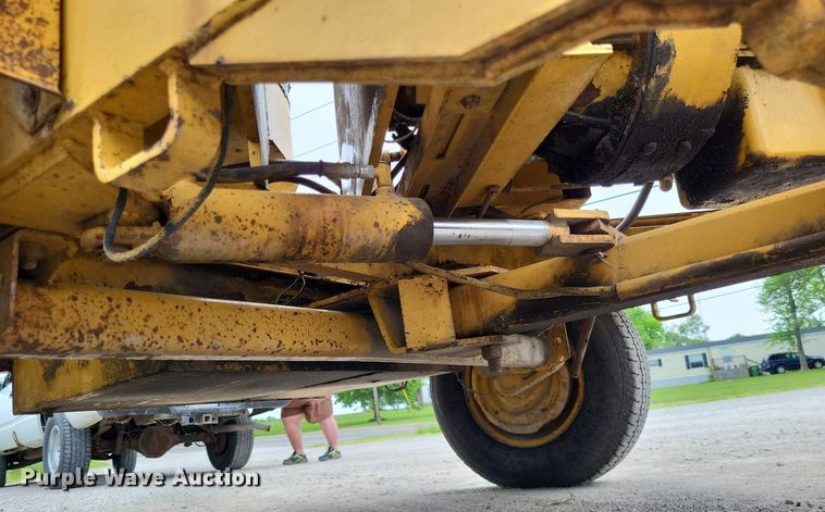 image for item DO3658 1996 Vermeer 1250BC  wood chipper