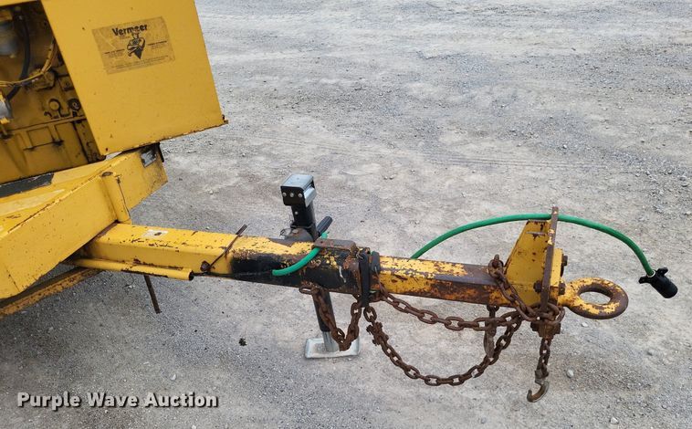 image for item DO3658 1996 Vermeer 1250BC  wood chipper