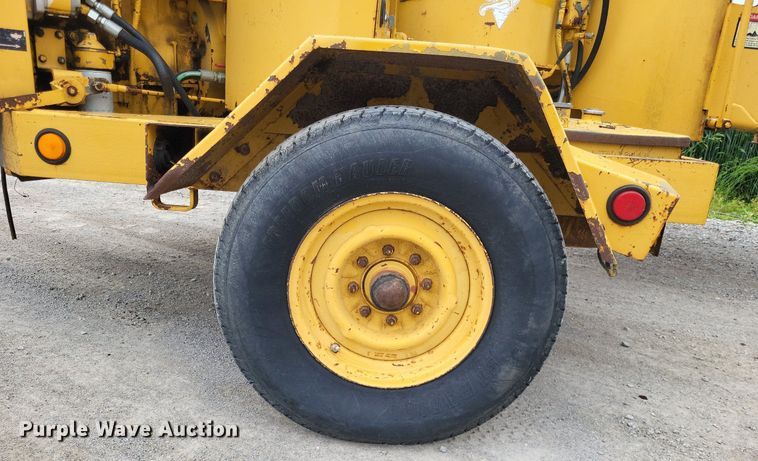 image for item DO3658 1996 Vermeer 1250BC  wood chipper