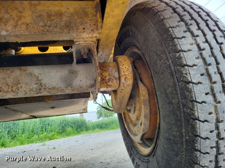 image for item DO3658 1996 Vermeer 1250BC  wood chipper