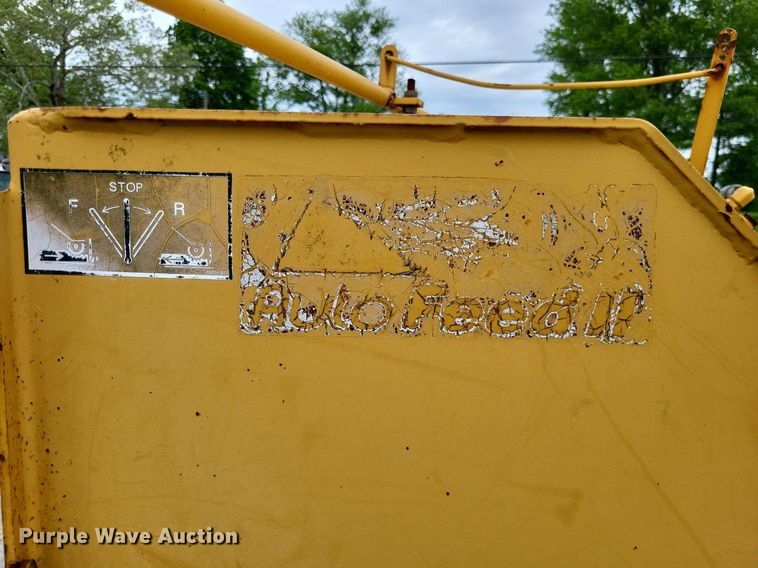 image for item DO3658 1996 Vermeer 1250BC  wood chipper