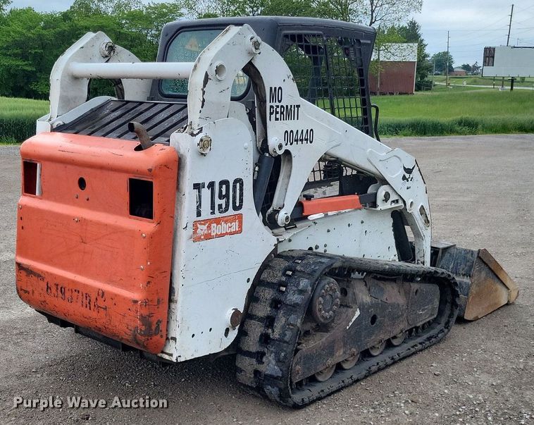 image for item DO3659 2011 Bobcat T190  tracked skid steer loader