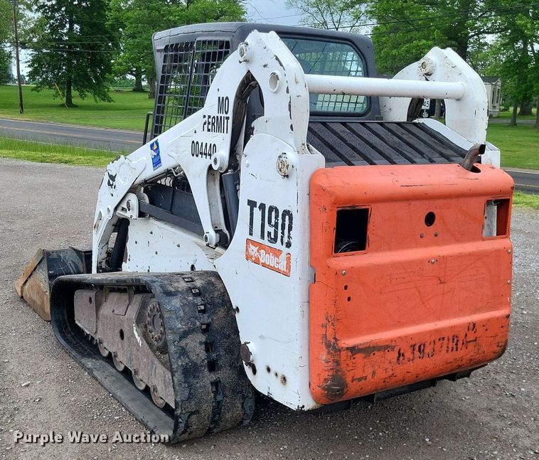 image for item DO3659 2011 Bobcat T190  tracked skid steer loader