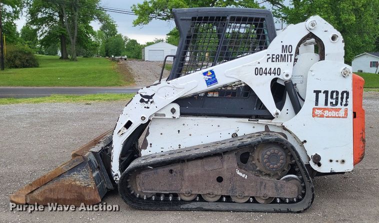 image for item DO3659 2011 Bobcat T190  tracked skid steer loader