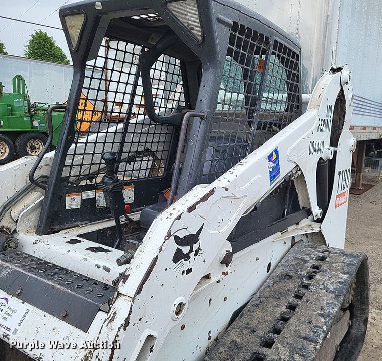 image for item DO3659 2011 Bobcat T190  tracked skid steer loader