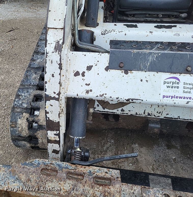 image for item DO3659 2011 Bobcat T190  tracked skid steer loader