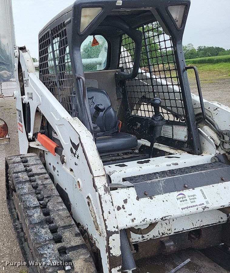 image for item DO3659 2011 Bobcat T190  tracked skid steer loader