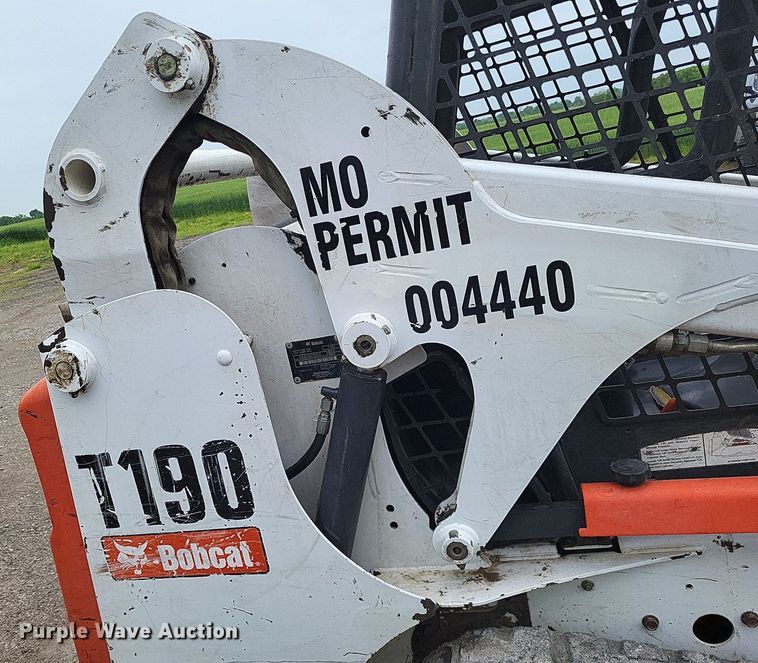 image for item DO3659 2011 Bobcat T190  tracked skid steer loader