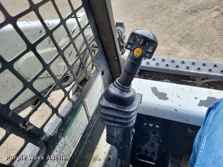 image for item DO3659 2011 Bobcat T190  tracked skid steer loader