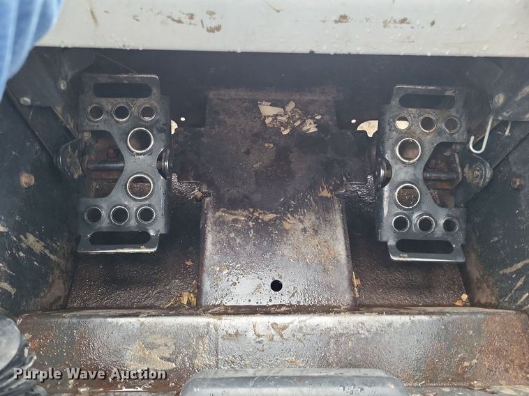 image for item DO3659 2011 Bobcat T190  tracked skid steer loader