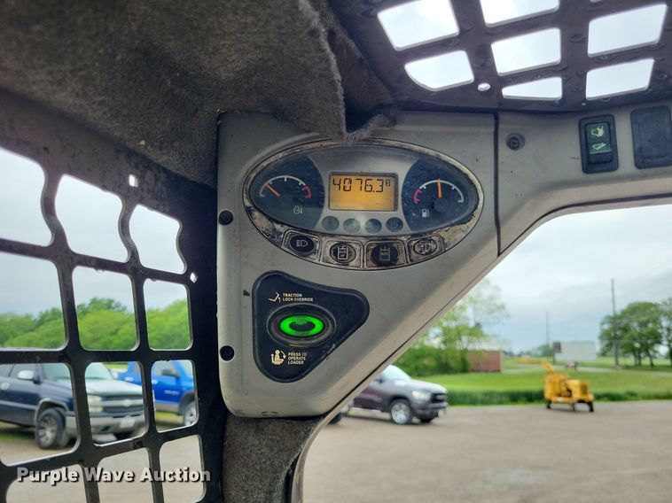 image for item DO3659 2011 Bobcat T190  tracked skid steer loader