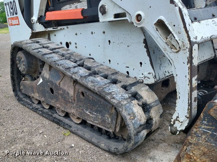 image for item DO3659 2011 Bobcat T190  tracked skid steer loader