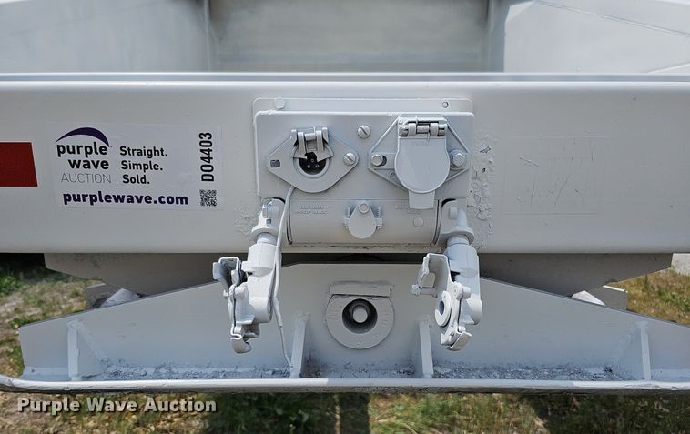 image for item DO4403 1996 R-way 4021  bottom dump trailer