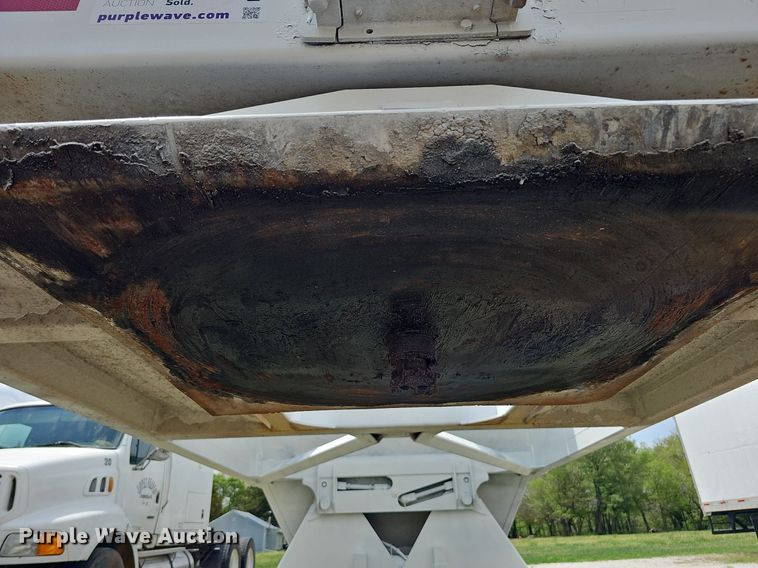 image for item DO4403 1996 R-way 4021  bottom dump trailer