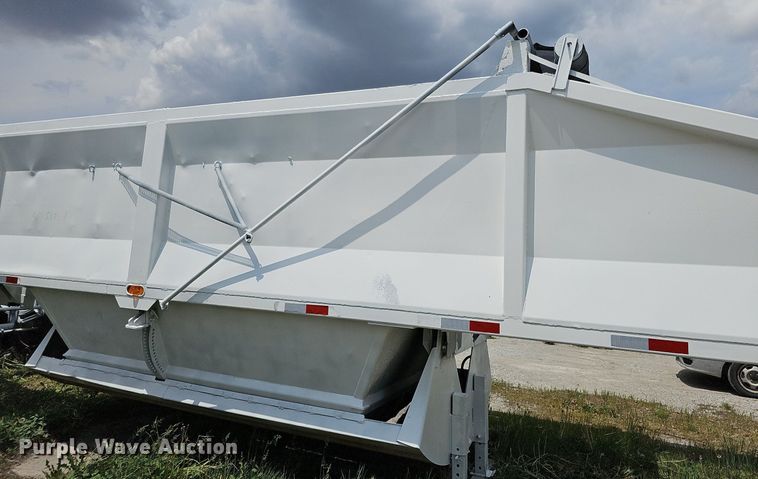 image for item DO4403 1996 R-way 4021  bottom dump trailer