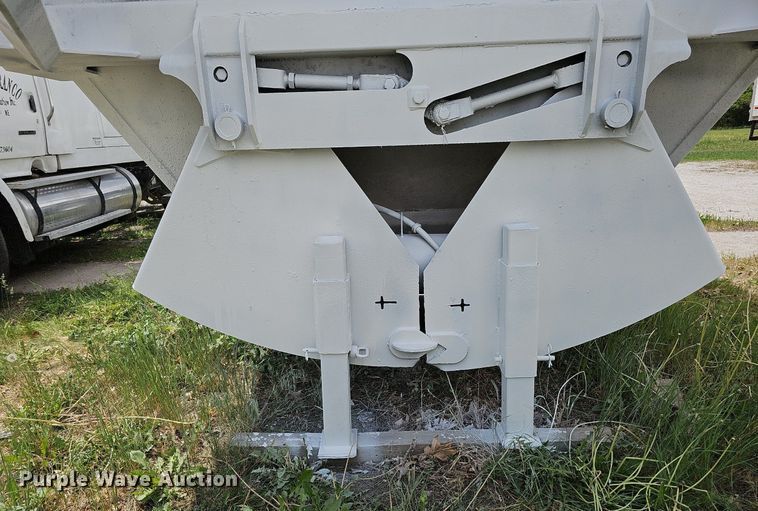 image for item DO4403 1996 R-way 4021  bottom dump trailer