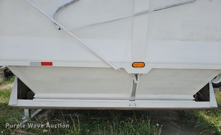 image for item DO4403 1996 R-way 4021  bottom dump trailer