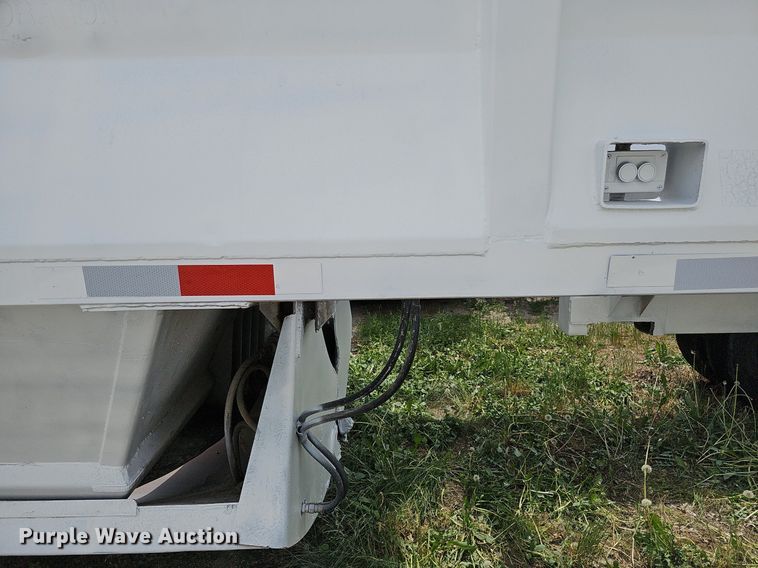 image for item DO4403 1996 R-way 4021  bottom dump trailer