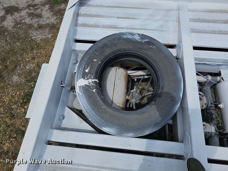 image for item DO4403 1996 R-way 4021  bottom dump trailer