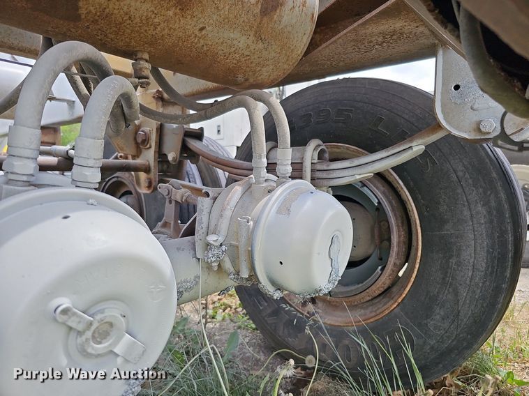 image for item DO4403 1996 R-way 4021  bottom dump trailer