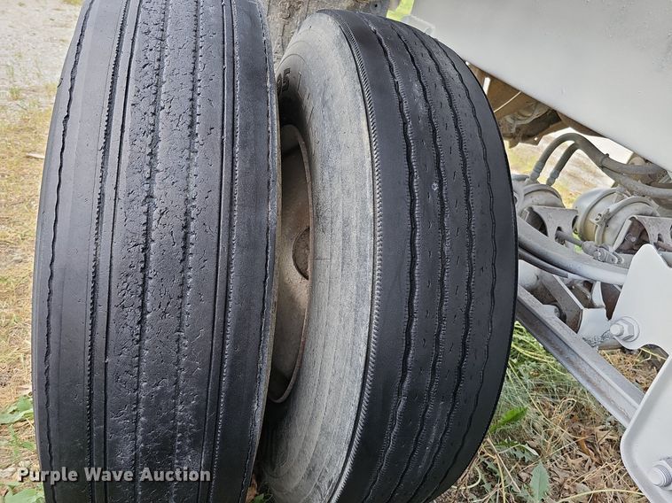 image for item DO4403 1996 R-way 4021  bottom dump trailer